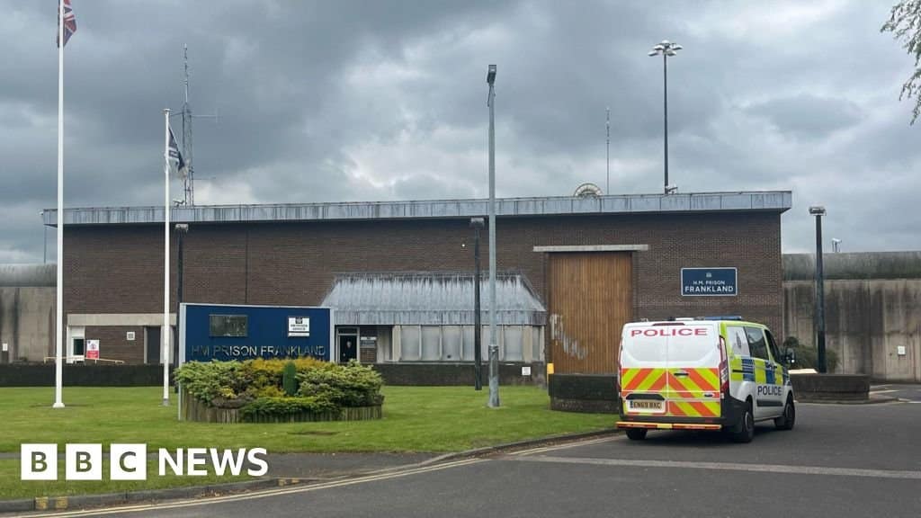 Prison staff to demand electric stun guns in dangerous jails