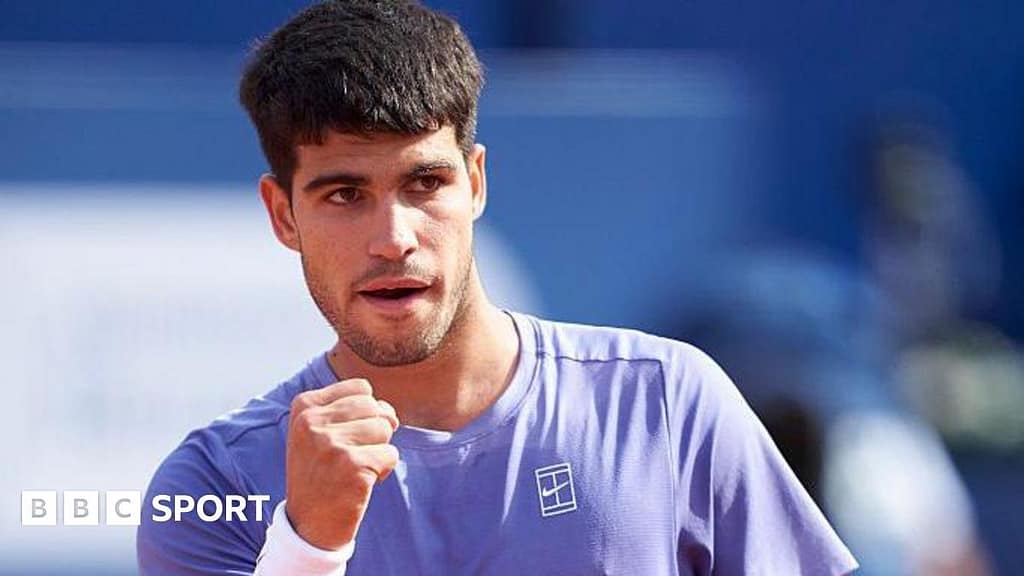 Carlos Alcaraz beats Alex de Minaur to reach Barcelona Open semi-finals